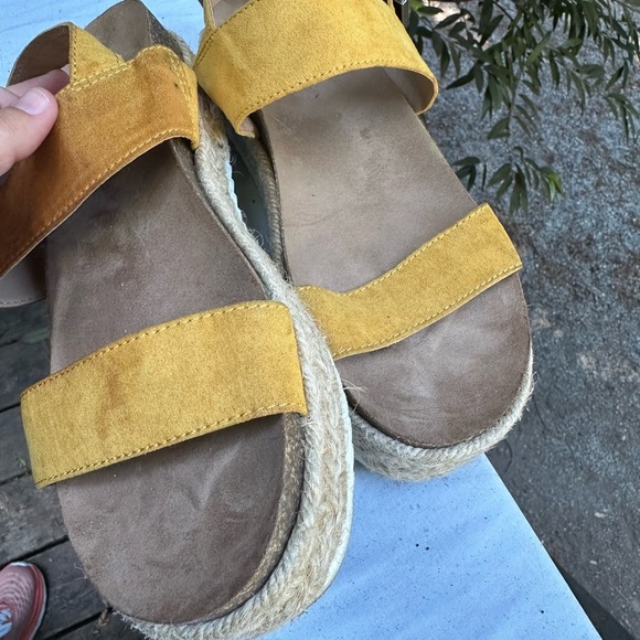 BIG BUDDHA Yellow Suede Faux Leather Espadrille Sandals Cork Platform Size 8 - Picture 8 of 13